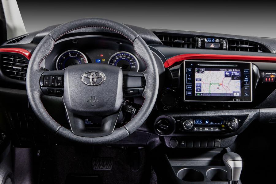 Торпедо Toyota Hilux SR Challenge Double Cab 2017 года  (LA) (фото 28 из 31)